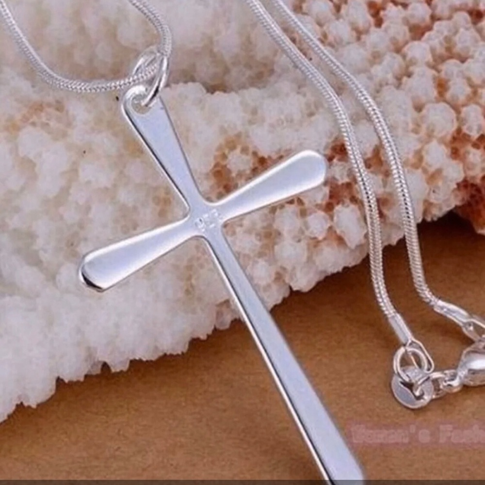 925 Stamped Sterling Silver 18” Cross NWT